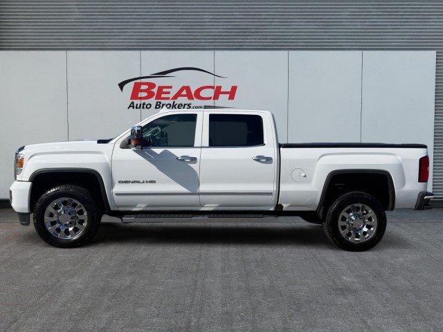 Used 2016 GMC Sierra 2500 Denali w/ Duramax Plus Package AWD/4WD image 2