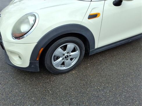 Used 2016 MINI Cooper 2-Door Hardtop image 4
