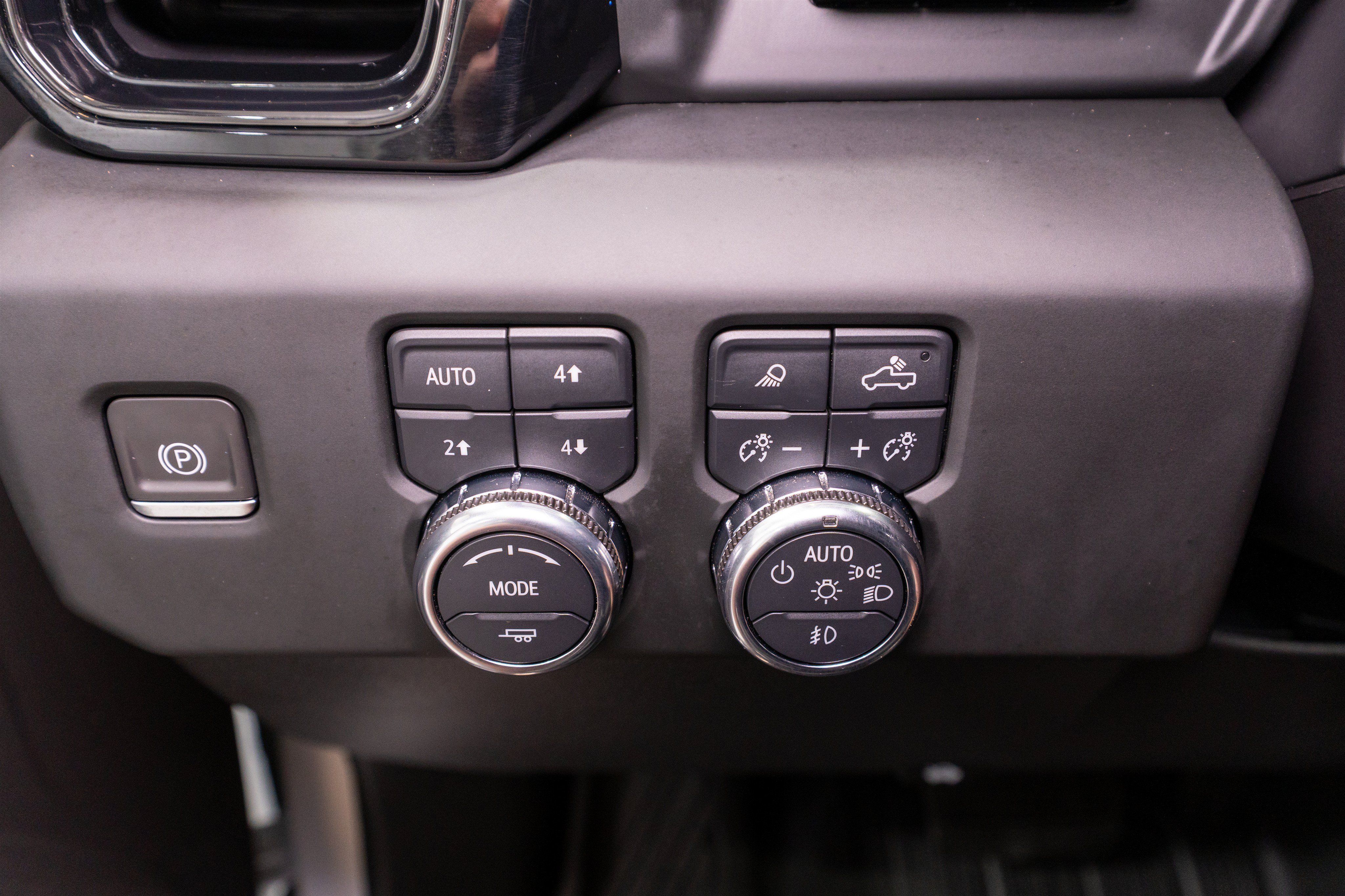 Used 2024 GMC Sierra 1500 AT4X AWD/4WD image 33