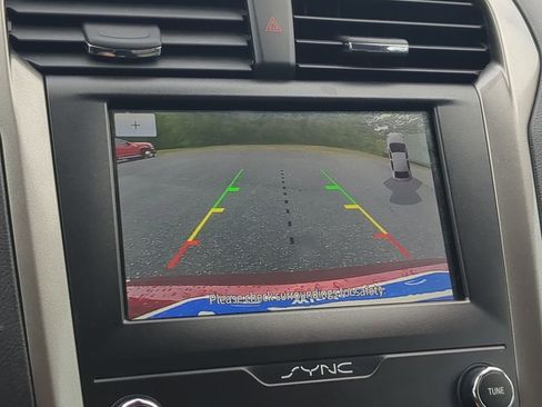 Used 2019 Ford Fusion SEL FWD image 18