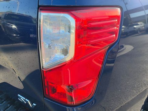 Used 2021 Nissan Titan SV w/ SV Convenience Package RWD image 27