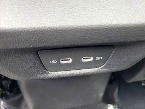 New 2026 Volkswagen Tiguan SE R-Line FWD image 12