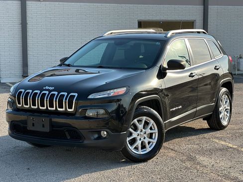 Used 2016 Jeep Cherokee Latitude image 2