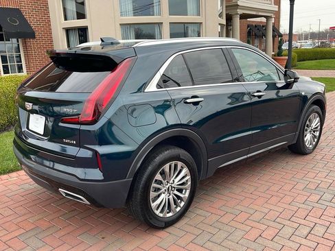 Used 2024 Cadillac XT4 Premium Luxury image 8