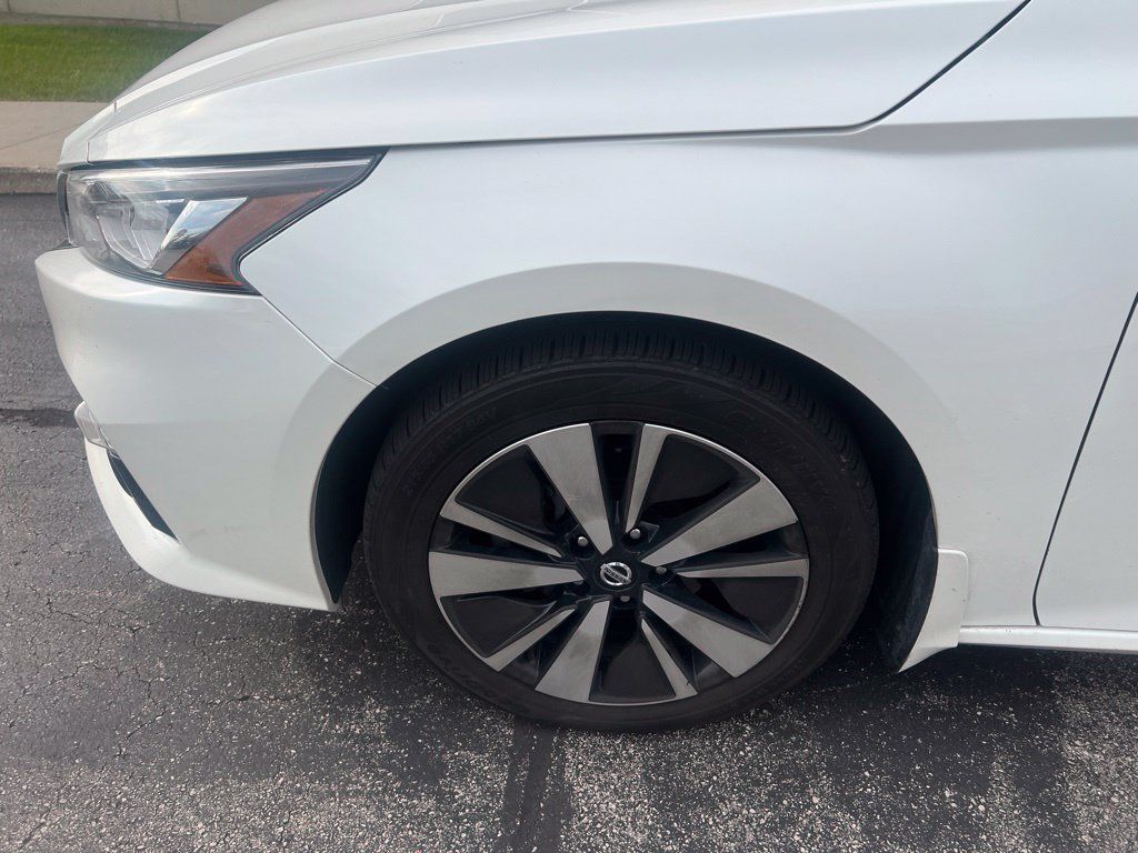Used 2020 Nissan Altima 2.5 SV AWD/4WD image 9