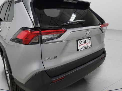 Certified 2020 Toyota RAV4 XLE Premium image 3