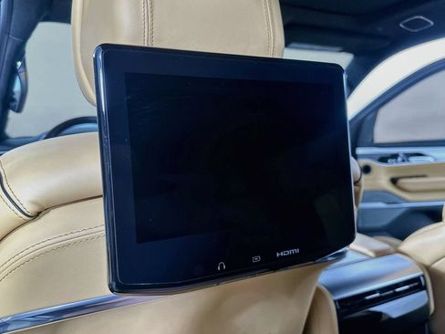 Used 2022 Jeep Grand Wagoneer Series III w/ Rear Seat Video Group 1 AWD/4WD image 43