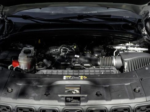 Used 2023 Jeep Grand Cherokee L Limited w/ Luxury Tech Group II image 7