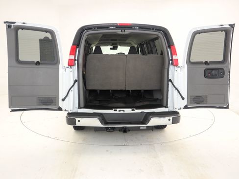 Used 2023 Chevrolet Express 3500 LT w/ LT Preferred Equipment Group image 10