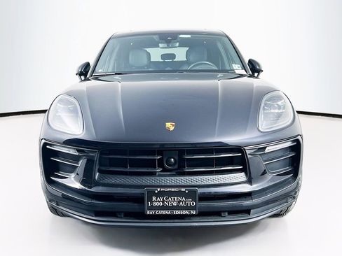 Certified 2025 Porsche Macan AWD/4WD image 6