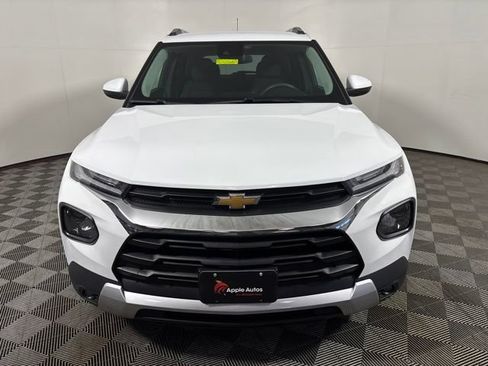 Used 2023 Chevrolet TrailBlazer LT FWD image 2