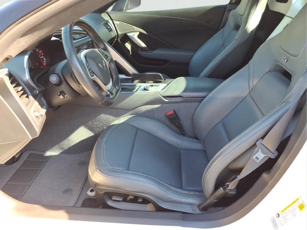 Used 2015 Chevrolet Corvette Z06 w/ 3LZ Preferred Equipment Group RWD image 17