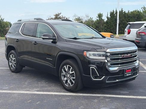 Used 2023 GMC Acadia SLT AWD/4WD image 3