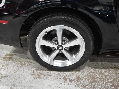 Used 2004 Ford Mustang Mach 1 RWD image 48