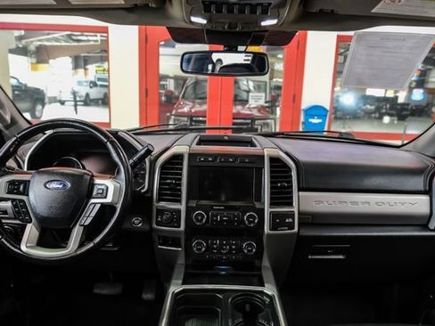 Used 2021 Ford F250 Lariat w/ Lariat Ultimate Package AWD/4WD image 16