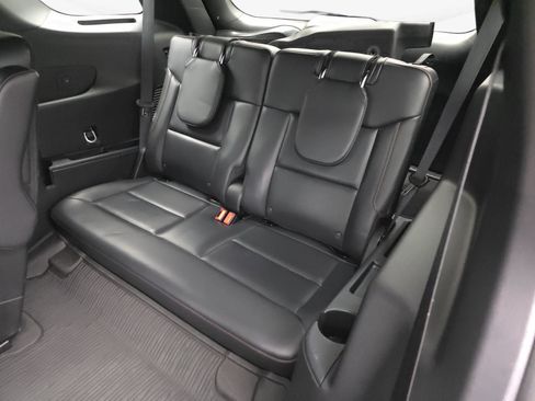Used 2025 Ford Explorer ST RWD image 37