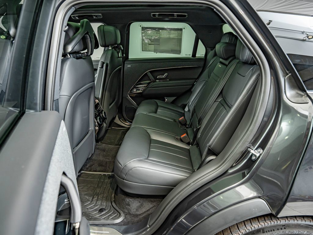 New 2026 Land Rover Range Rover Sport Dynamic SE AWD/4WD image 33