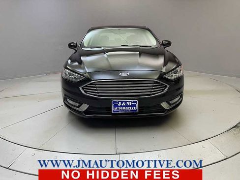 Used 2018 Ford Fusion SE w/ Equipment Group 201A FWD image 8