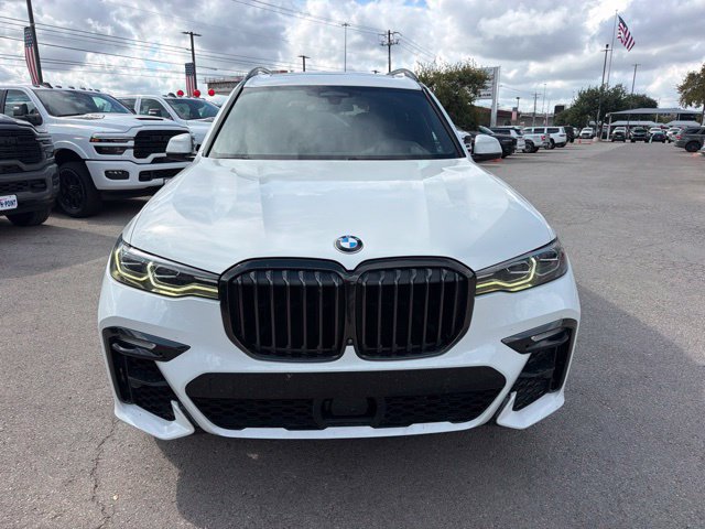 Used 2021 BMW X7 xDrive40i w/ M Sport Package AWD/4WD image 2