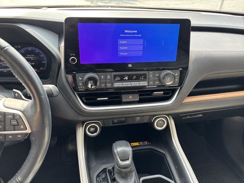 Used 2024 Toyota Grand Highlander AWD image 21