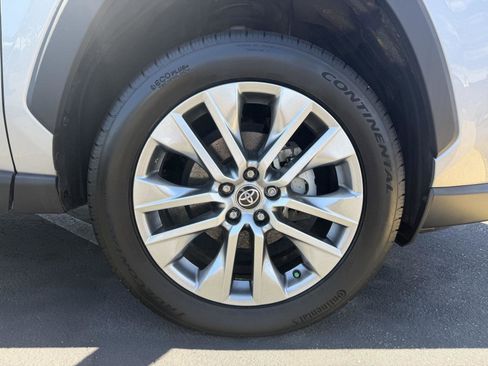 Used 2022 Toyota RAV4 XLE Premium FWD image 9