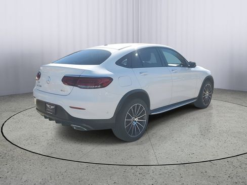 Used 2022 Mercedes-Benz GLC 300 4MATIC Coupe image 4