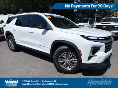 Used 2025 Chevrolet Traverse LT