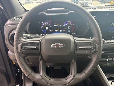 Used 2025 Chevrolet Colorado Trail Boss AWD/4WD image 19