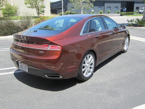 Used 2016 Lincoln MKZ Hybrid w/ Equipment Group 600A Reserve FWD image 4