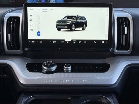 Used 2025 Ford Expedition Active image 17