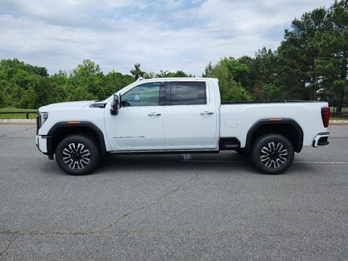Used 2026 GMC Sierra 2500 Denali Ultimate w/ Max Trailering Package AWD/4WD image 2