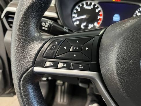 Used 2023 Nissan Altima 2.5 SV FWD image 25