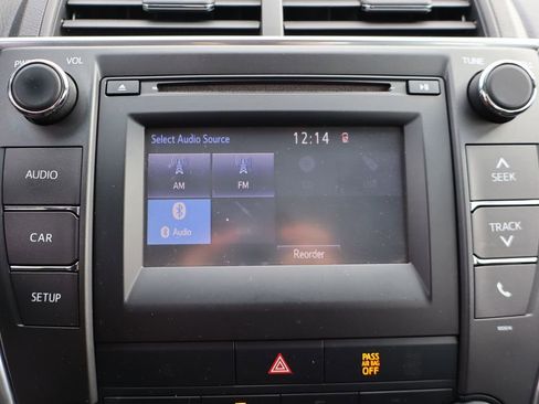 Used 2017 Toyota Camry SE image 17