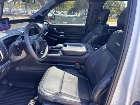 Used 2025 Ford Expedition Platinum w/ Stealth Appearance Package AWD/4WD image 18