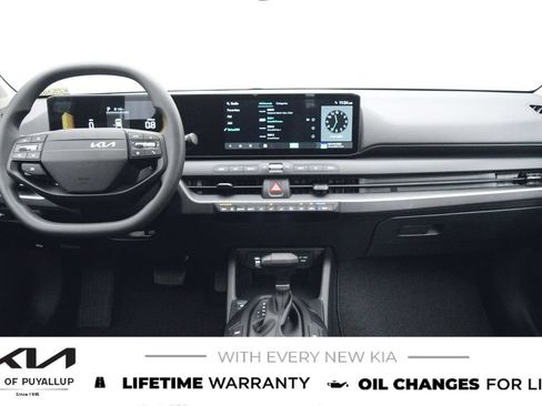 New 2026 Kia K4 FWD image 17