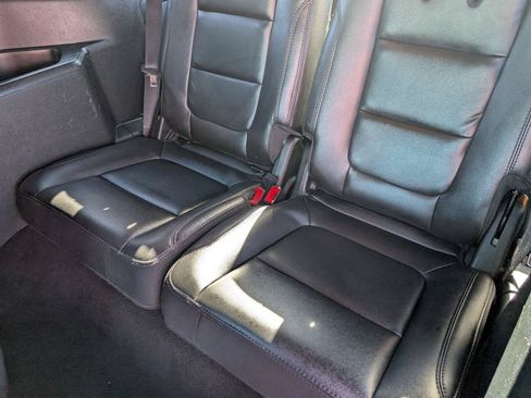 Used 2019 Ford Explorer XLT w/ Equipment Group 202A FWD image 10
