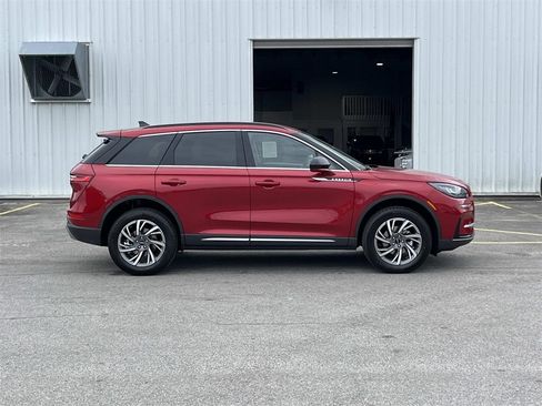 New 2026 Lincoln Corsair Premiere image 5