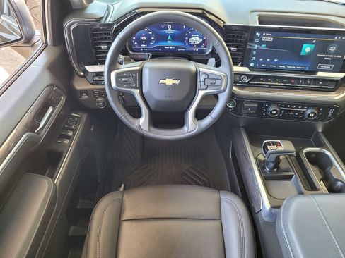 Used 2025 Chevrolet Silverado 1500 LTZ w/ LTZ Premium Package AWD/4WD image 8