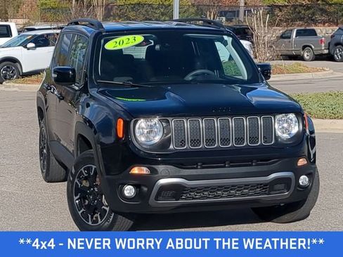 Used 2023 Jeep Renegade Latitude image 2