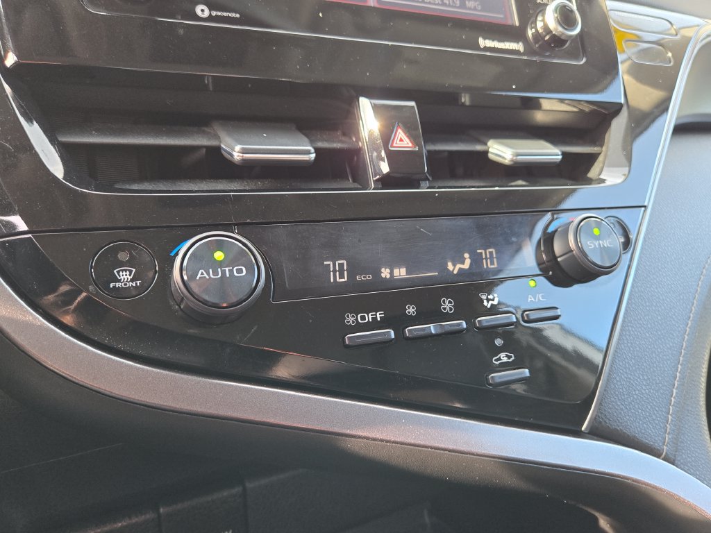Used 2023 Toyota Camry SE FWD image 25