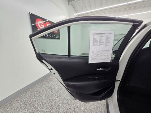 Used 2021 Toyota Corolla SE FWD image 27