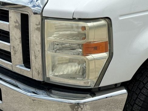 Used 2009 Ford E-350 and Econoline 350 Super Duty RWD image 4