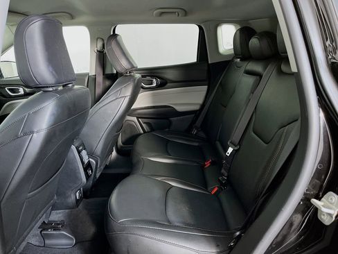 Used 2022 Jeep Compass Limited image 31