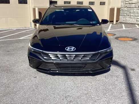 New 2026 Hyundai Elantra SEL Sport FWD image 2