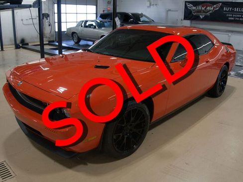 Used 2009 Dodge Challenger R/T image 1