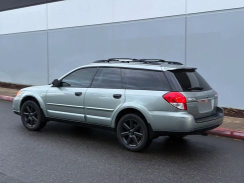 Used 2009 Subaru Outback 2.5i Special Edition AWD/4WD image 4