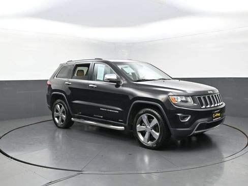 Used 2015 Jeep Grand Cherokee Limited w/ Trailer Tow Group IV AWD/4WD image 8