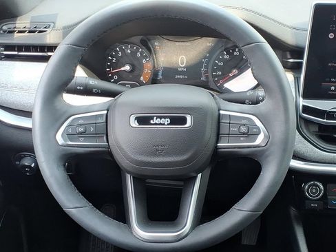 Used 2023 Jeep Compass Latitude AWD/4WD image 17