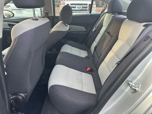 Used 2013 Chevrolet Cruze LS image 24
