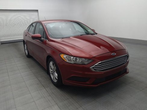 Used 2018 Ford Fusion SE w/ Fusion SE Technology Package FWD image 13